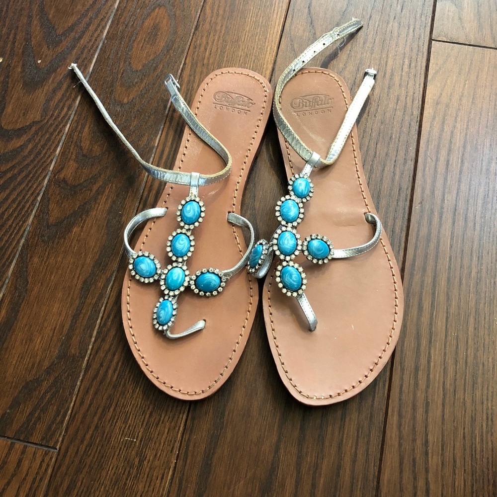 Buffalo London sandals